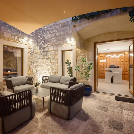 Heritage 4* سبليت
