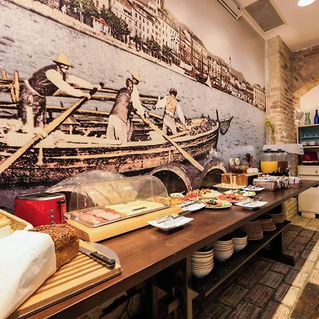 Heritage 4* سبليت